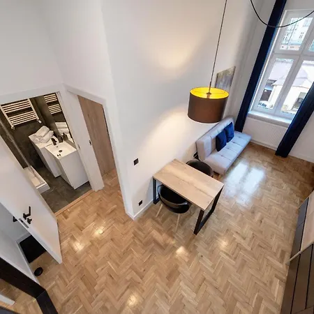 Matejki E Apartment *